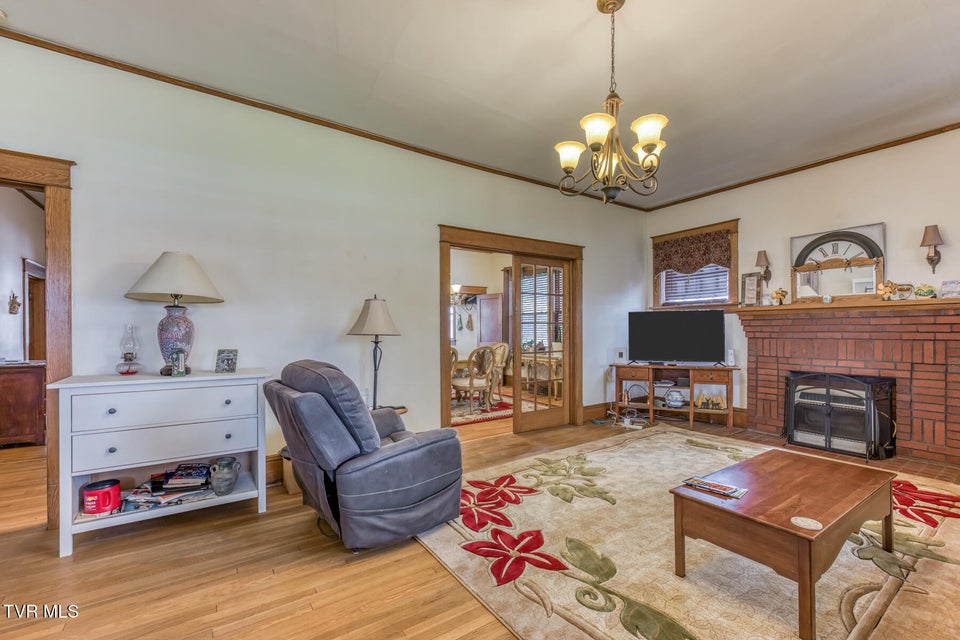 Photo #32: 4456 Lee Highway