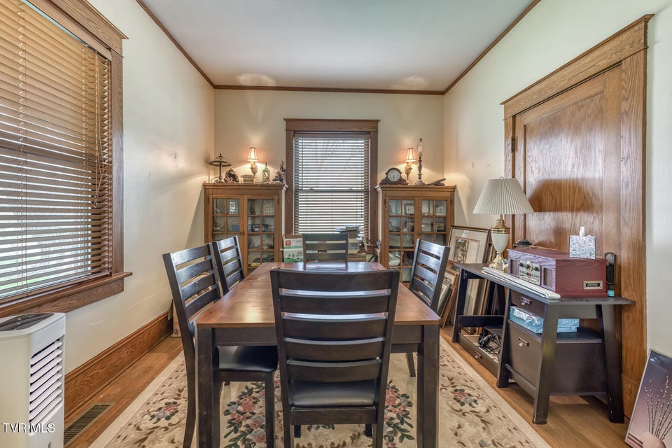 Photo #35: 4456 Lee Highway