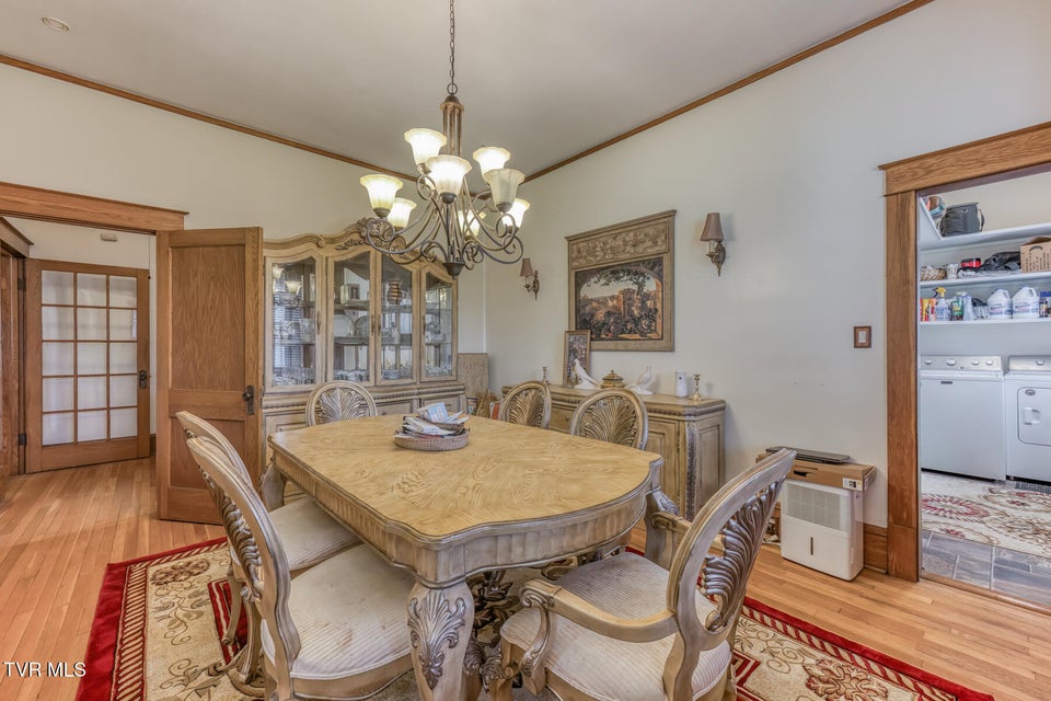 Photo #37: 4456 Lee Highway