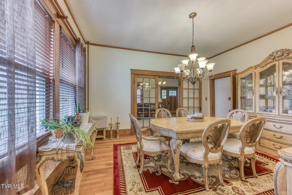 Photo #38: 4456 Lee Highway