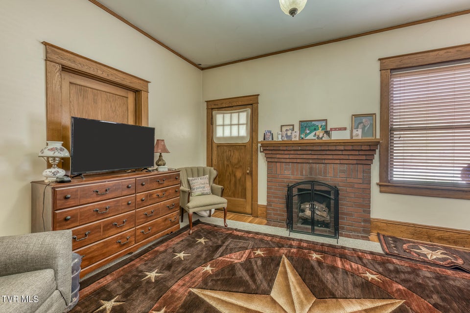 Photo #39: 4456 Lee Highway