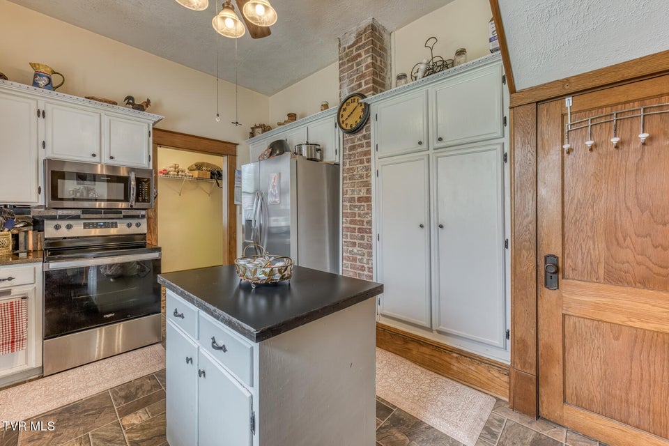 Photo #42: 4456 Lee Highway