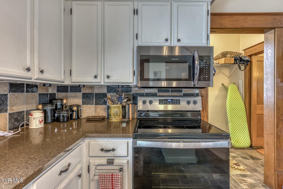 Photo #43: 4456 Lee Highway