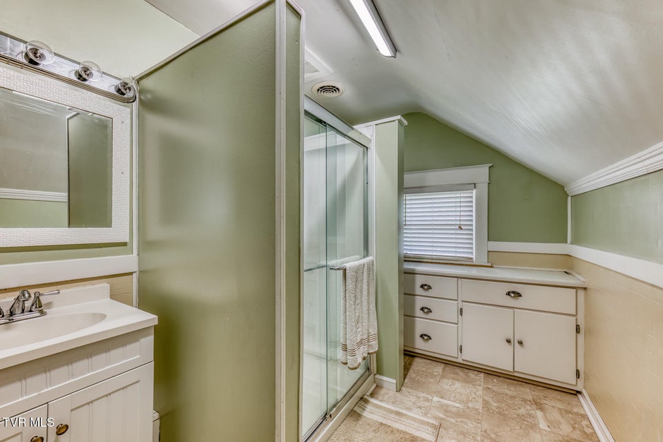 Photo #51: 4456 Lee Highway