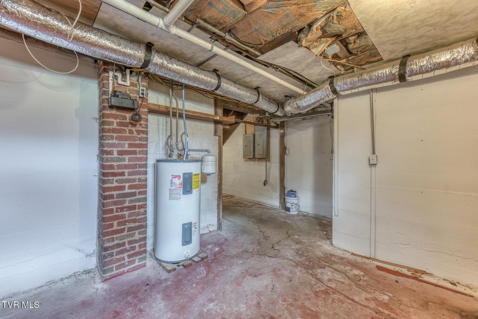 Photo #61: 4456 Lee Highway