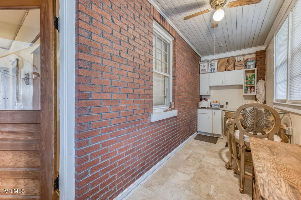 Photo #58: 4456 Lee Highway