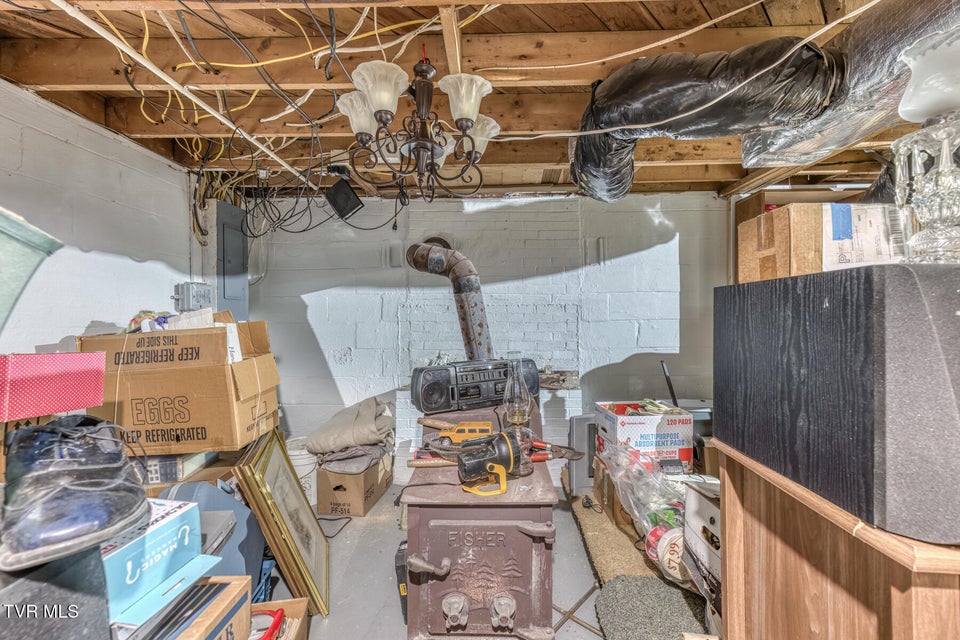 Photo #30: 633 Old Airport Road