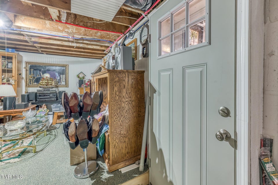 Photo #31: 633 Old Airport Road