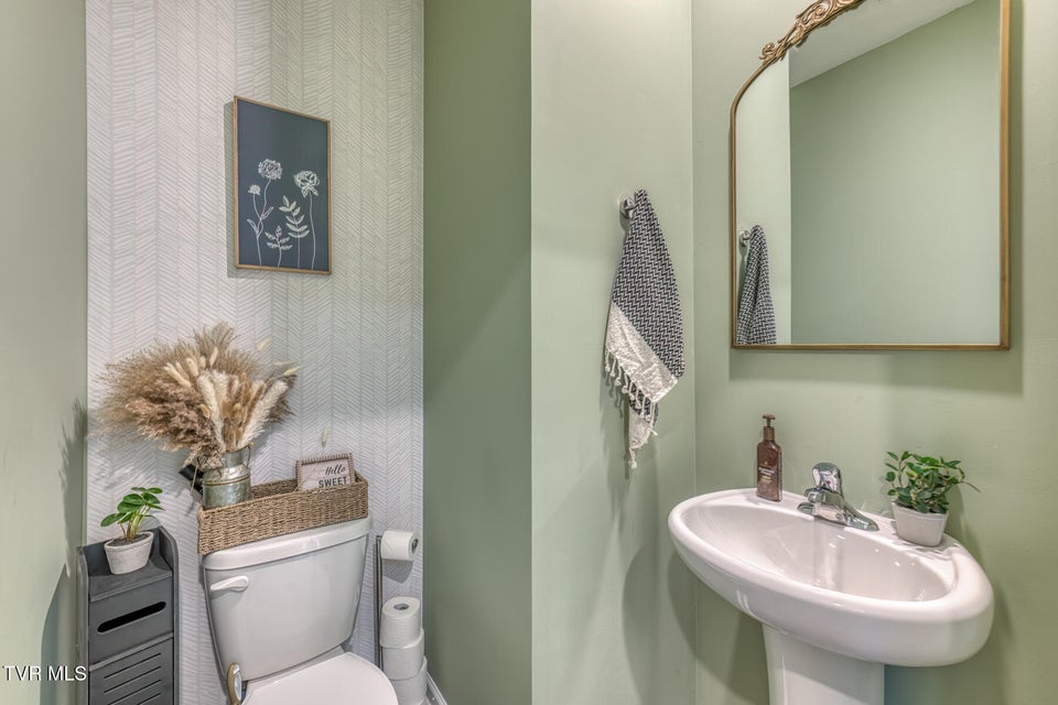 Photo #7: 90 Thistle Drive