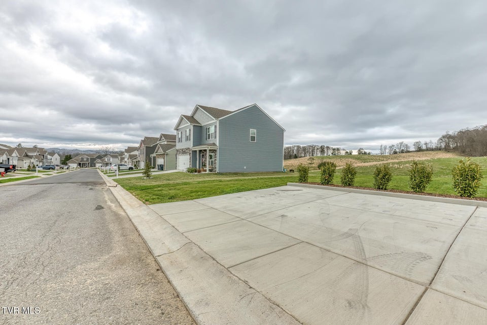 Photo #31: 90 Thistle Drive