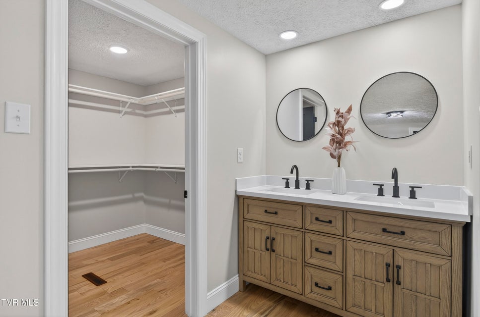 Photo #35: 1646 Muddy Creek Road