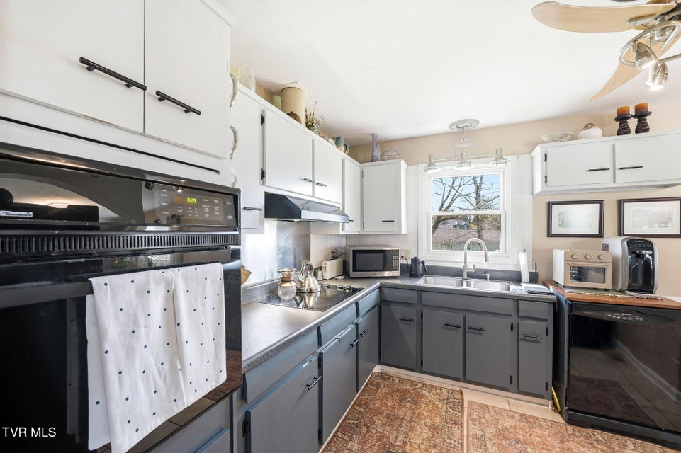 Photo #13: 4013 Englewood Boulevard