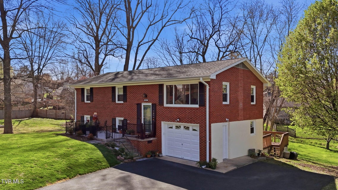 Photo #34: 4013 Englewood Boulevard