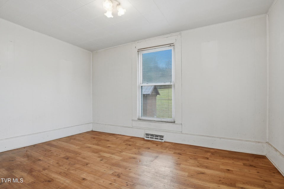 Photo #14: 1053 The Lake Road