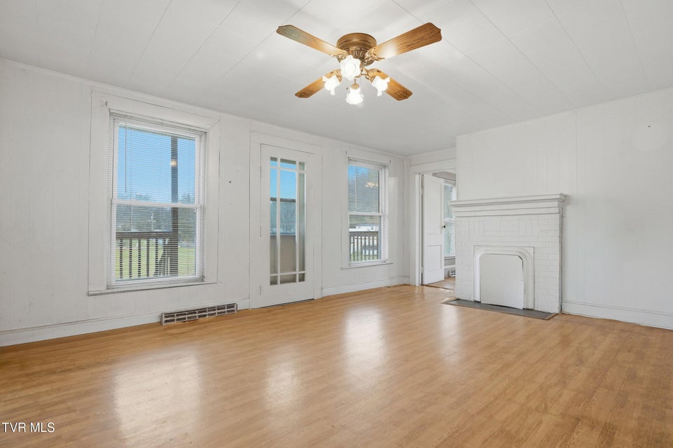 Photo #15: 1053 The Lake Road