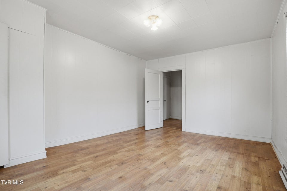 Photo #28: 1053 The Lake Road