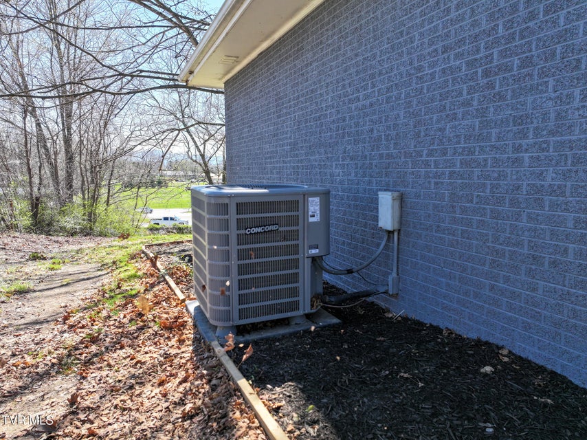 Photo #33: 1726 Lafayette Street