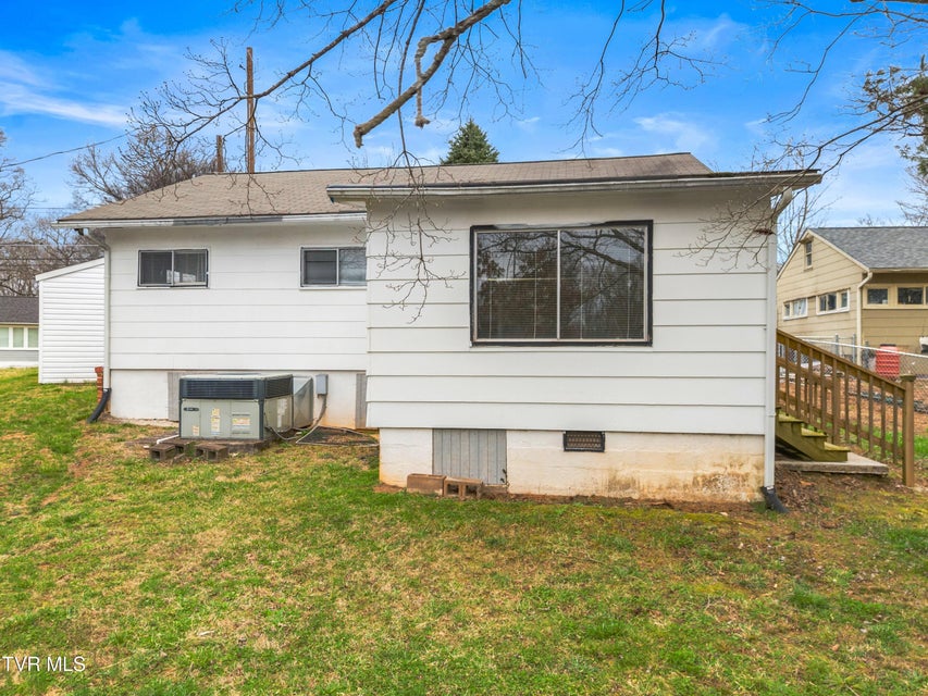 Photo #3: 757 Outer Drive