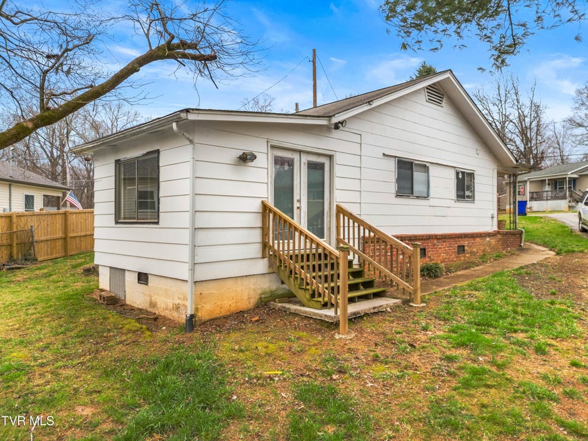 Photo #4: 757 Outer Drive