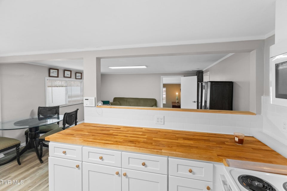 Photo #11: 757 Outer Drive