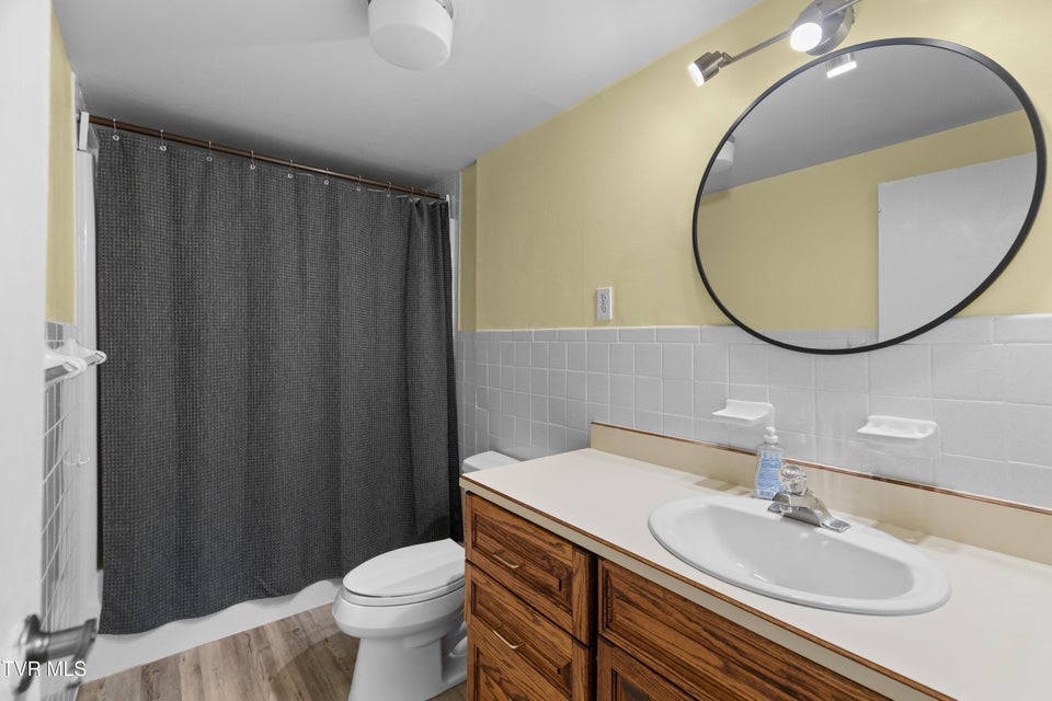 Photo #17: 757 Outer Drive