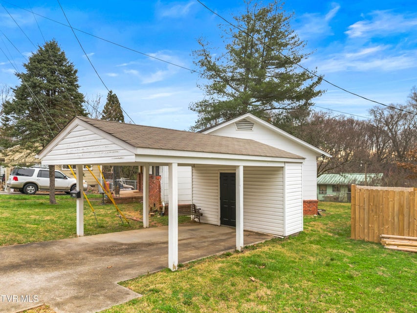 Photo #23: 757 Outer Drive