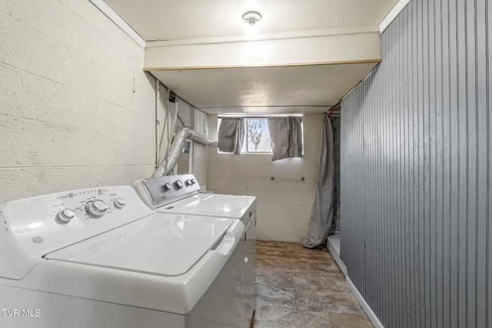 Photo #28: 1726 Lafayette Street