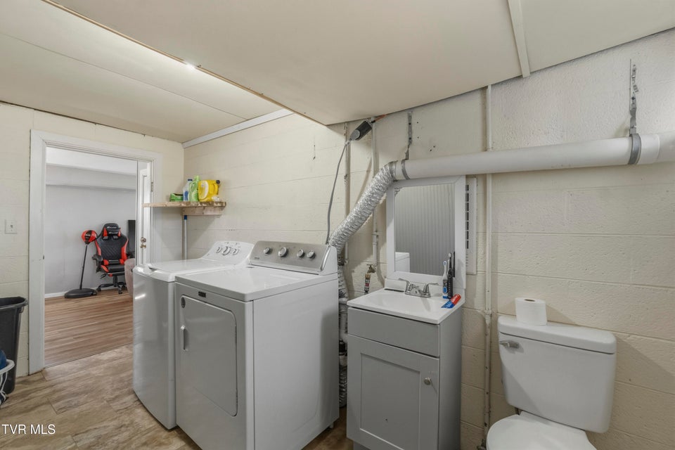 Photo #27: 1726 Lafayette Street