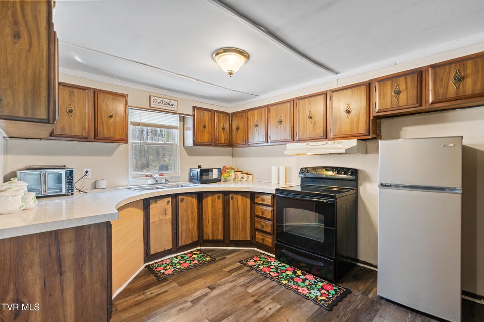 Photo #22: 645 & 647 Seaton Road