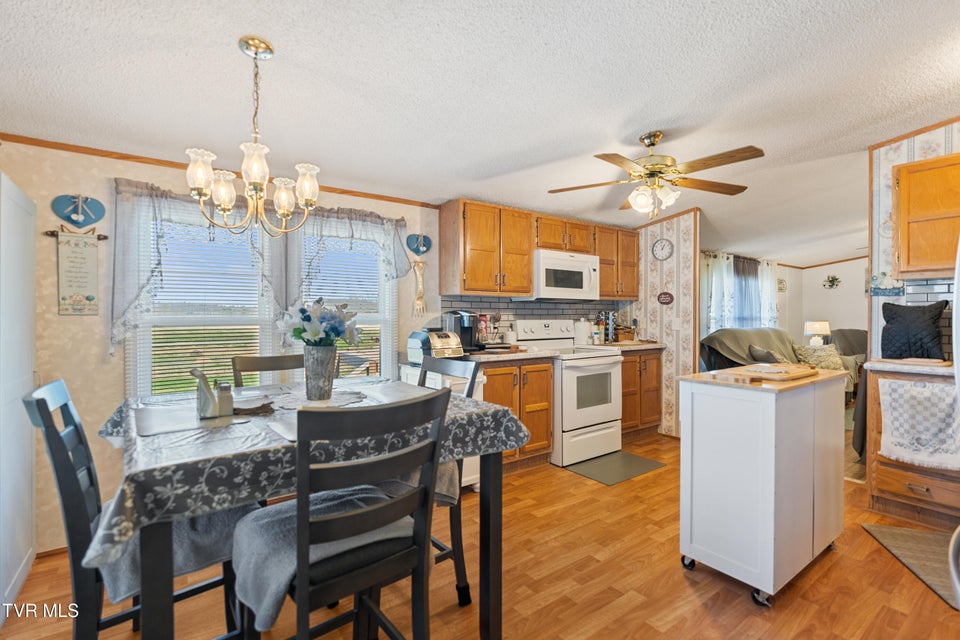 Photo #31: 645 & 647 Seaton Road