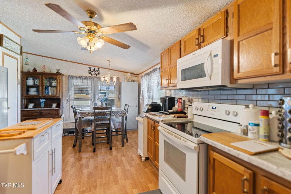 Photo #32: 645 & 647 Seaton Road