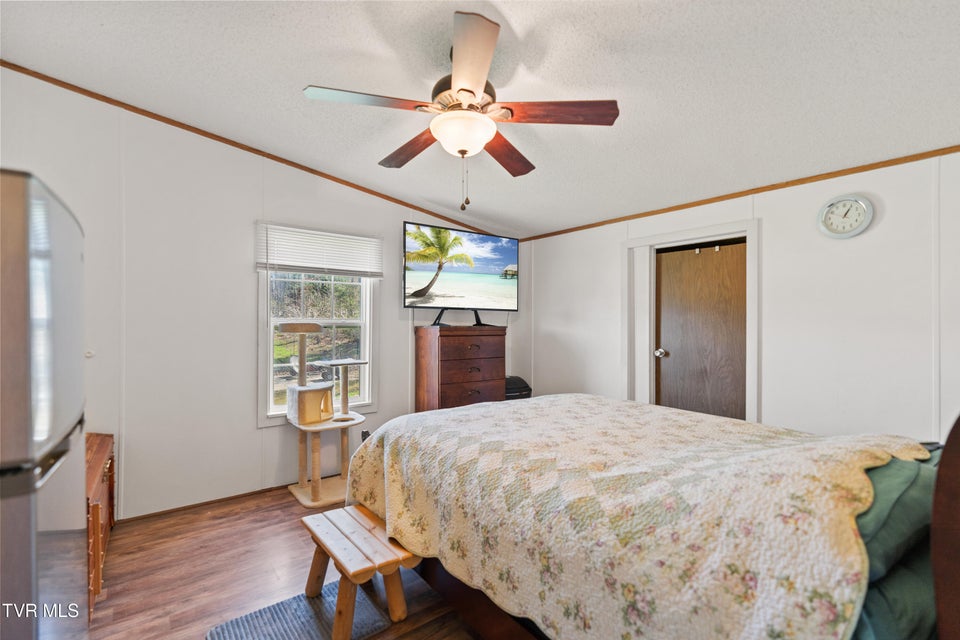 Photo #37: 645 & 647 Seaton Road