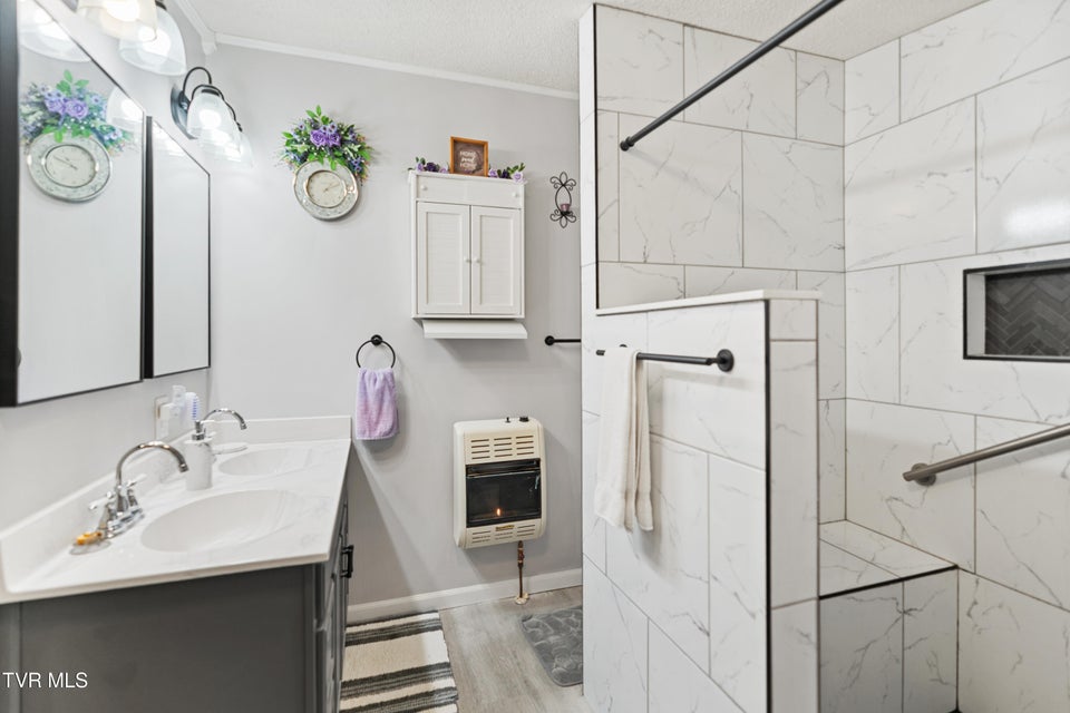 Photo #46: 645 & 647 Seaton Road