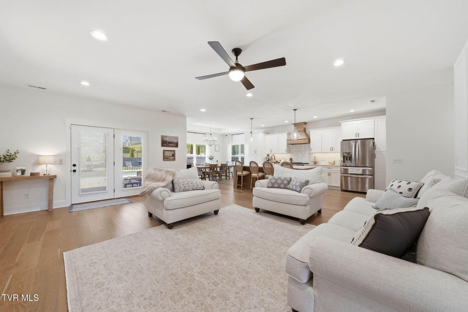 Photo #7: 335 Gransley Court