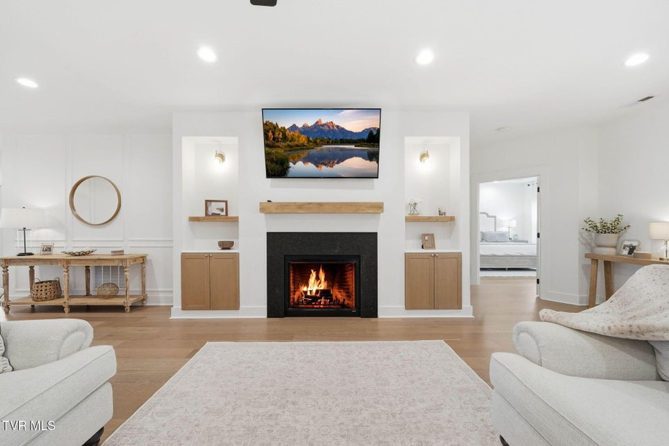 Photo #9: 335 Gransley Court