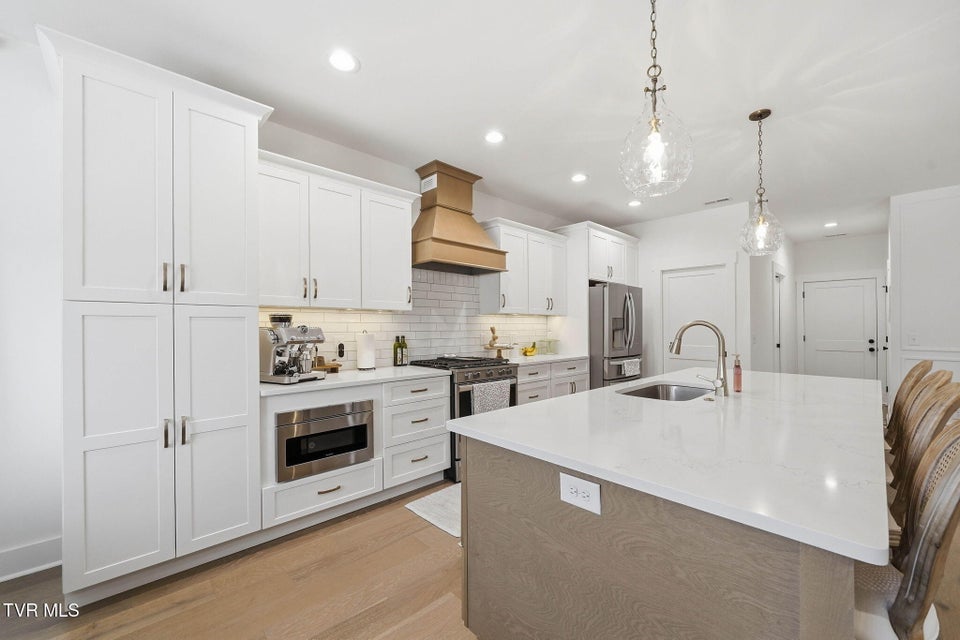 Photo #14: 335 Gransley Court