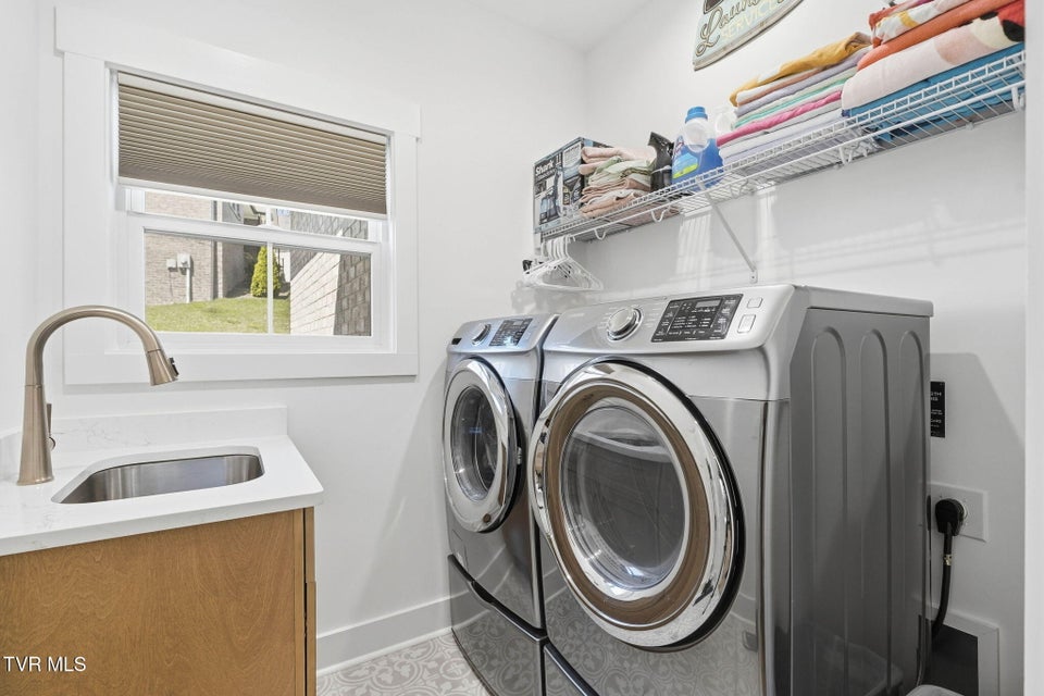 Photo #29: 335 Gransley Court