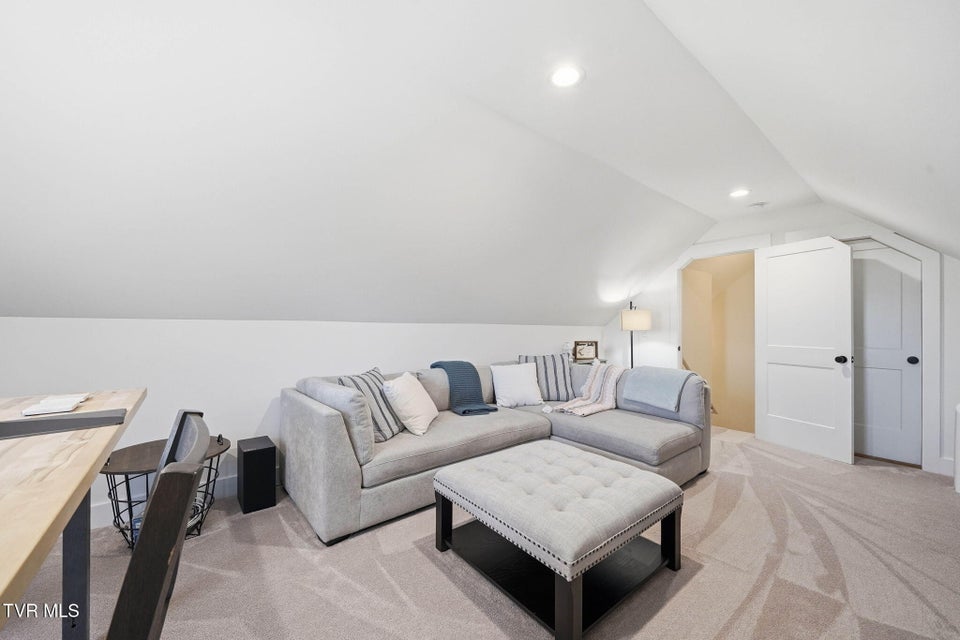 Photo #31: 335 Gransley Court