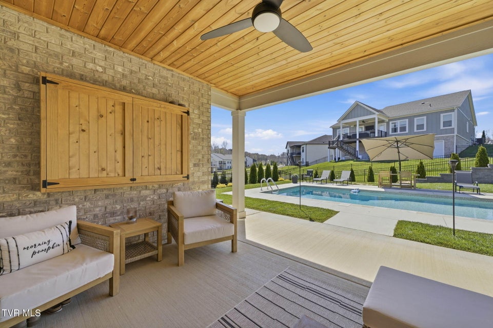 Photo #34: 335 Gransley Court