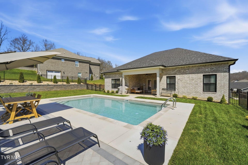 Photo #36: 335 Gransley Court