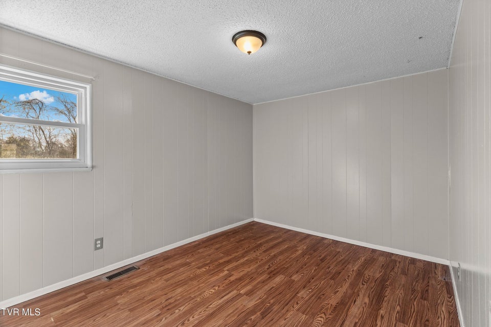 Photo #13: 300 Glades Circle