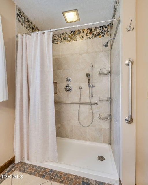 Photo #24: 381 Sugarwood Drive