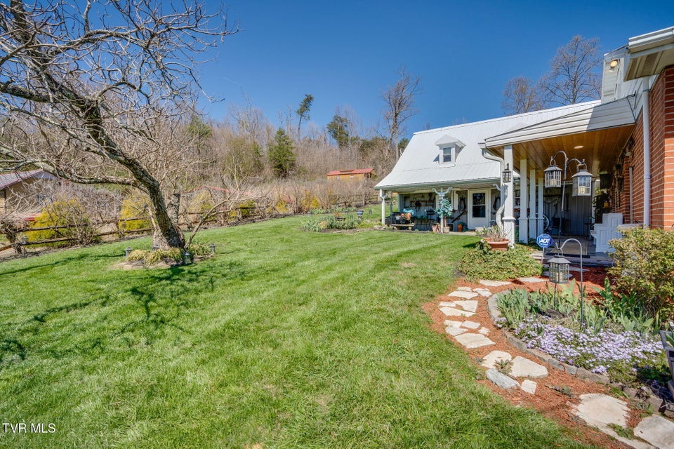 Photo #5: 283 Highway 81 N. 