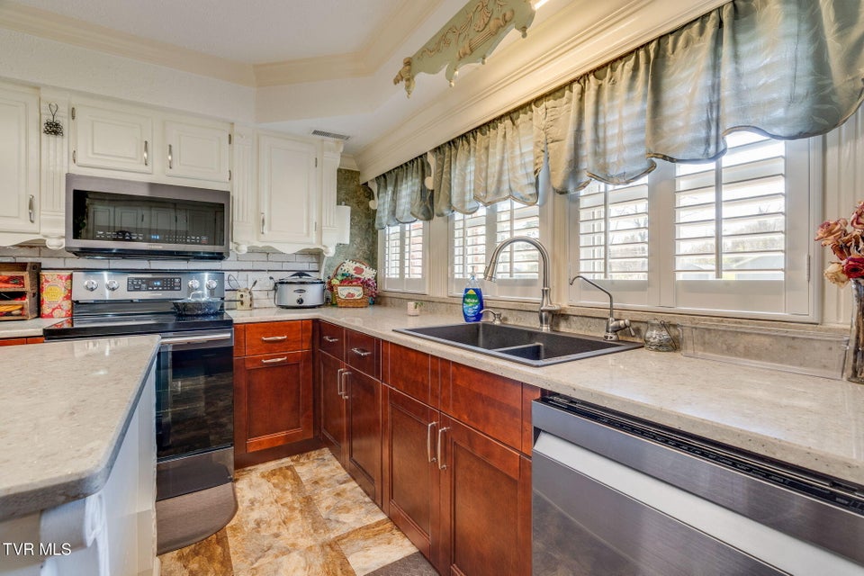 Photo #30: 283 Highway 81 N. 