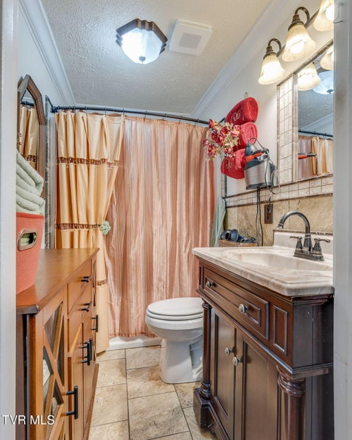 Photo #37: 283 Highway 81 N. 