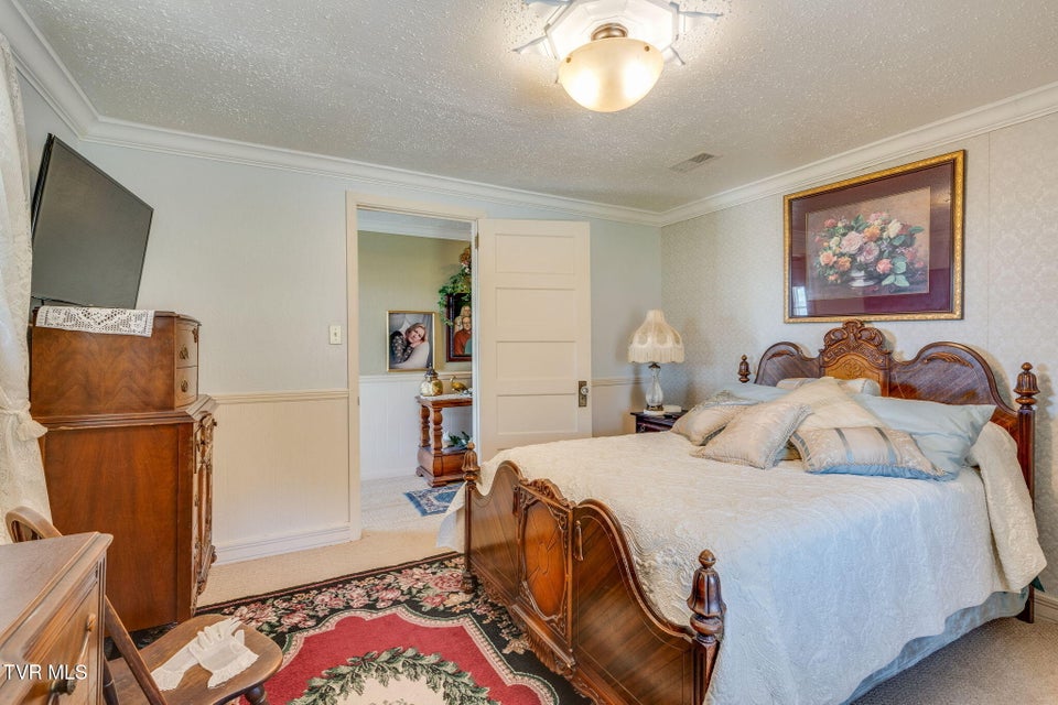 Photo #39: 283 Highway 81 N. 