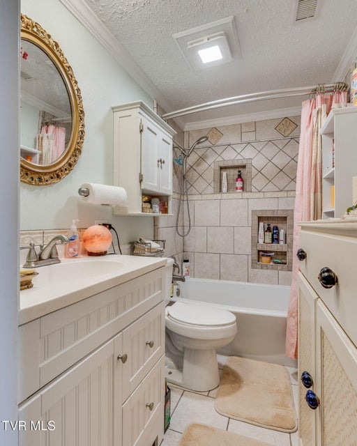 Photo #40: 283 Highway 81 N. 