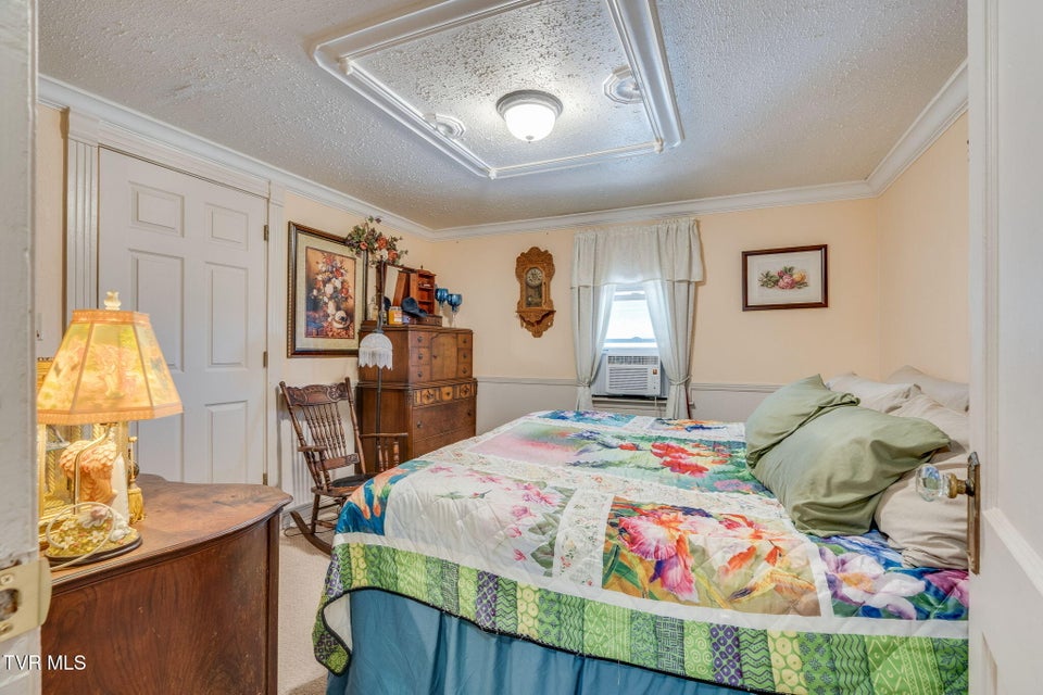 Photo #41: 283 Highway 81 N. 