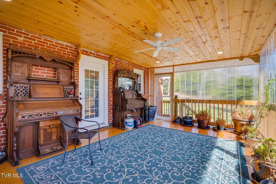 Photo #13: 283 Highway 81 N. 