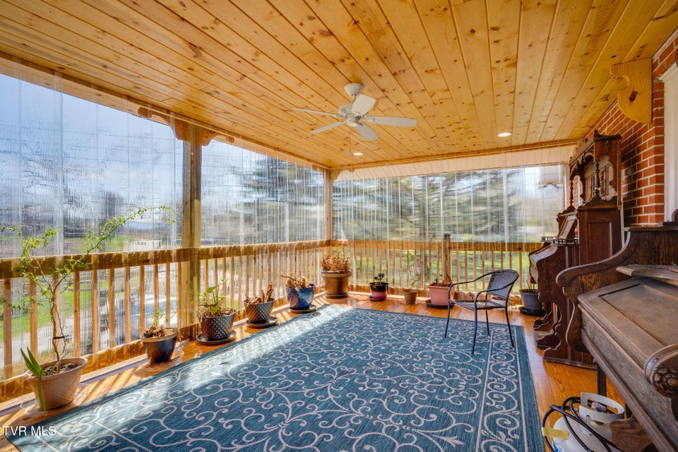 Photo #14: 283 Highway 81 N. 